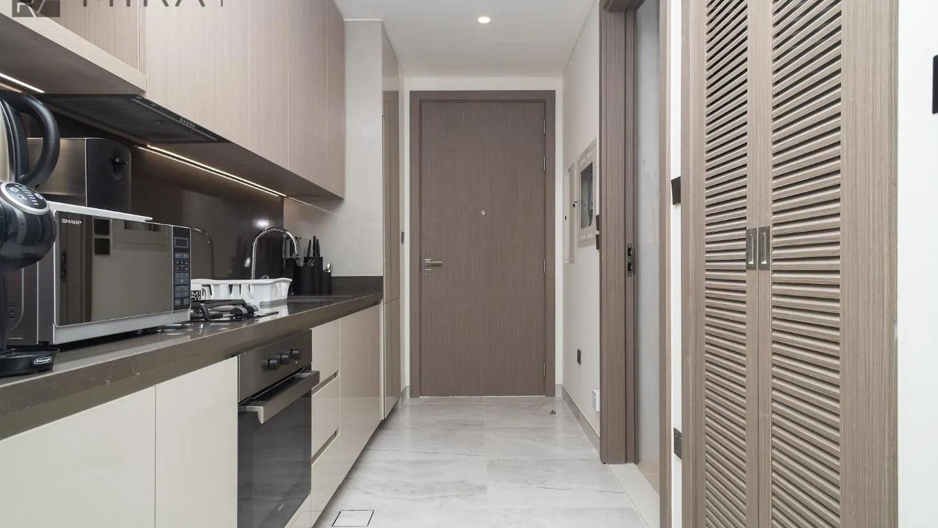 Mira Holiday Homes - Newly And Cosy Studio With Balcony In Business Bay Dubái