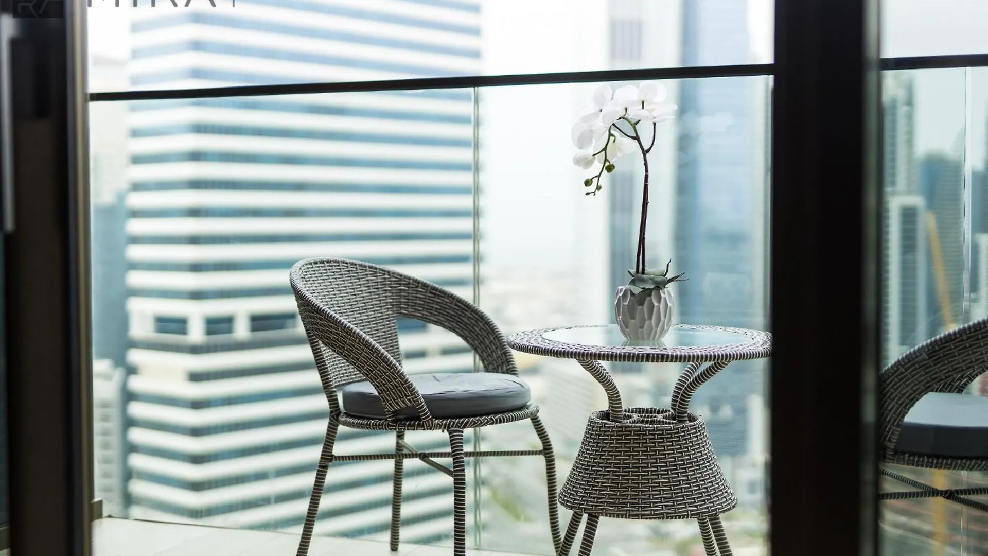 Mira Holiday Homes - Newly And Cosy Studio With Balcony In Business Bay Dubai